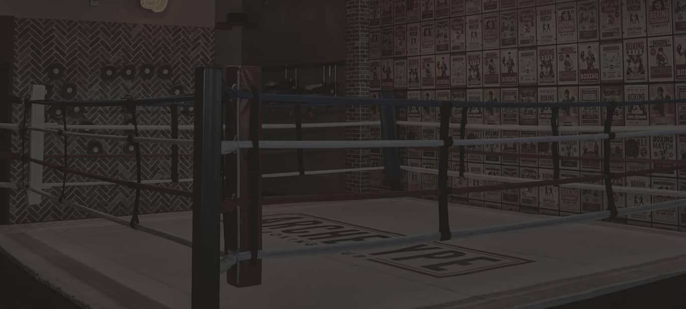 People boxing